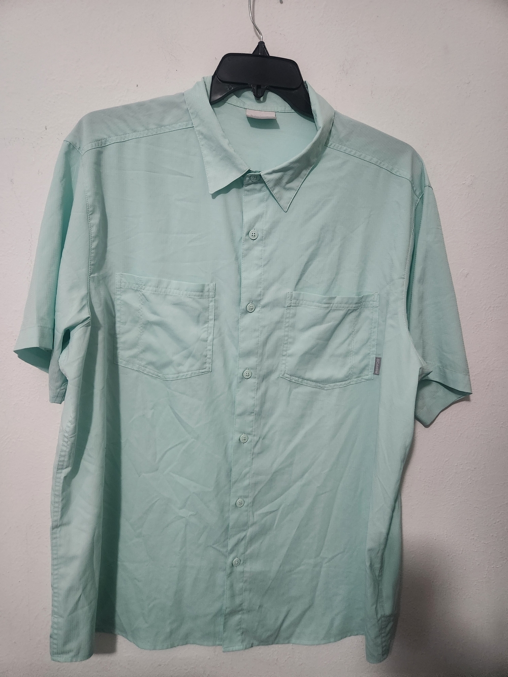 Columbia Men's Short-Sleeve Button-Down Shirt in Mint Green